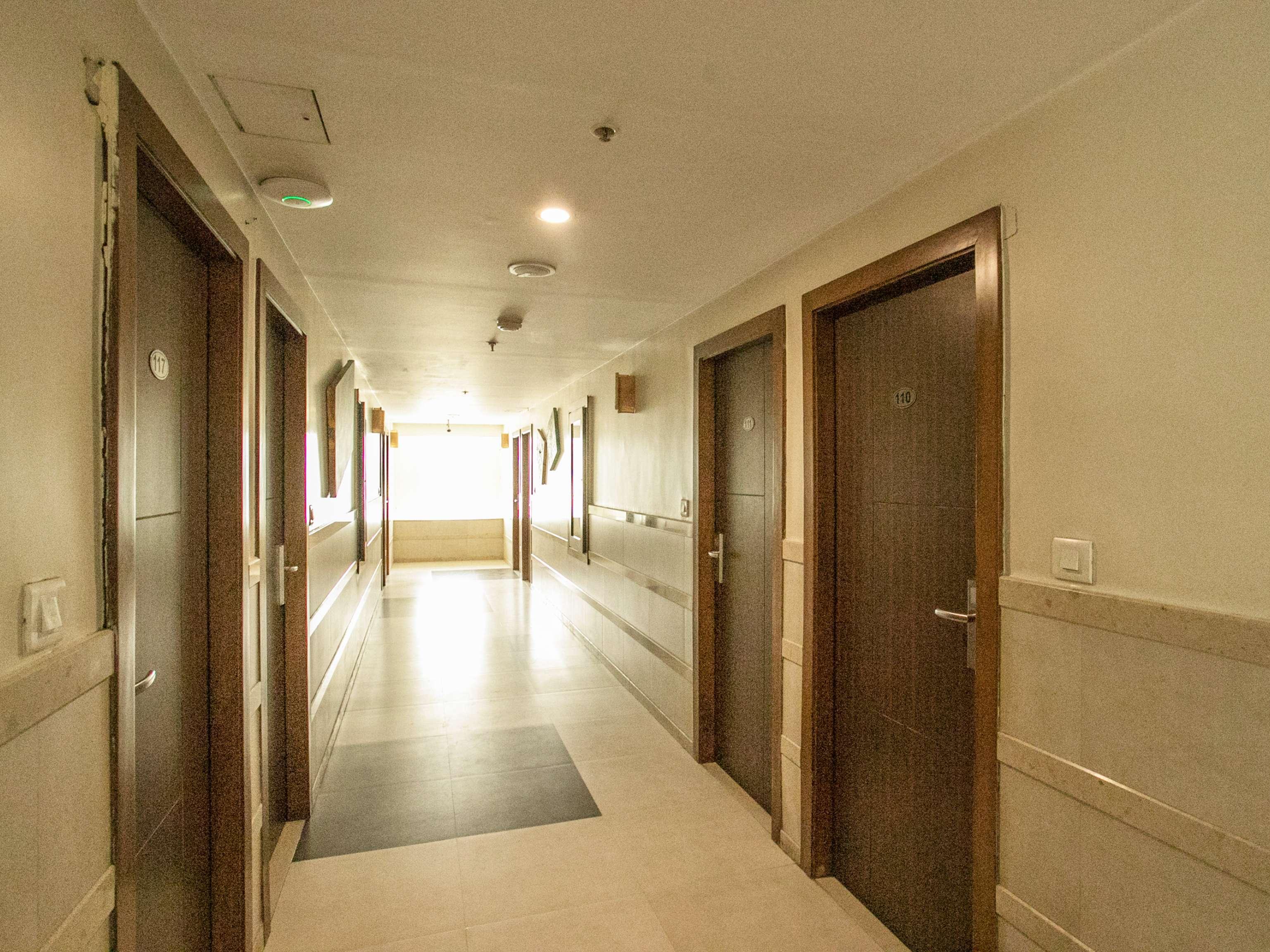 Capital O 14972 Hotel Ekaa Bangalore Bagian luar foto